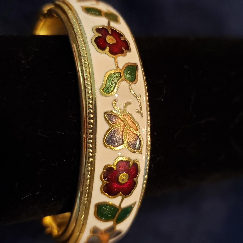 Floral bangle bracelet